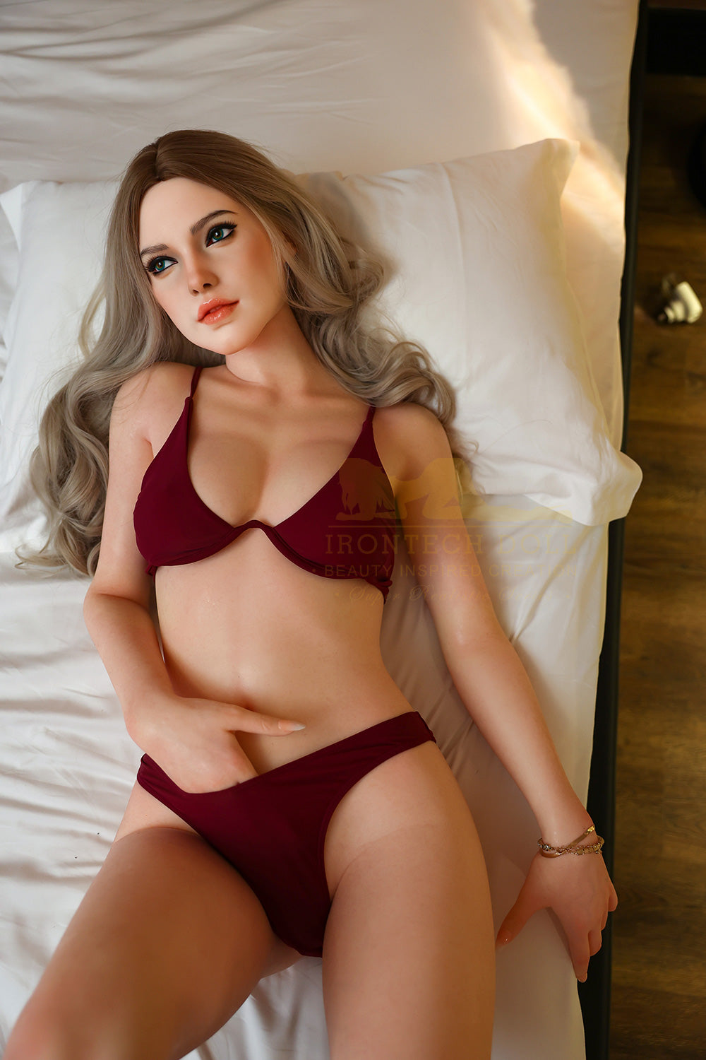Mia Premium-Silikon Sexdoll zum mieten