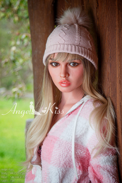 Quinley Silicone Sex Doll