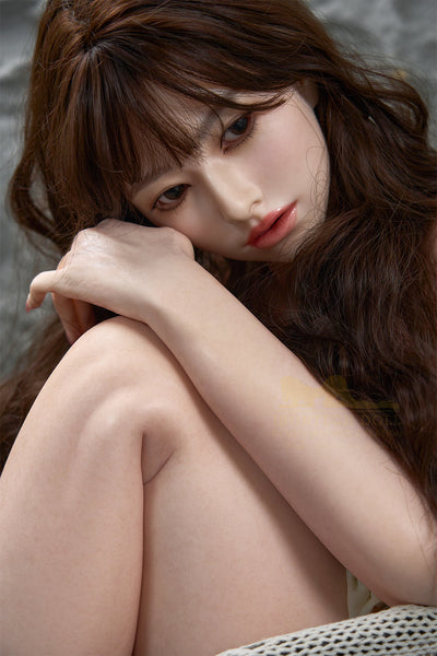 Yuna Silikon Sexpuppe