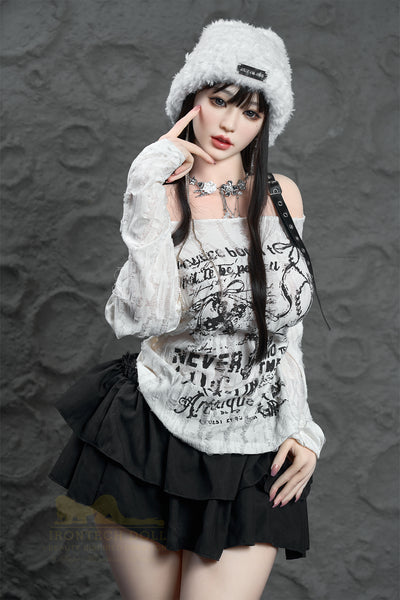 Yuna Silikon Sexpuppe