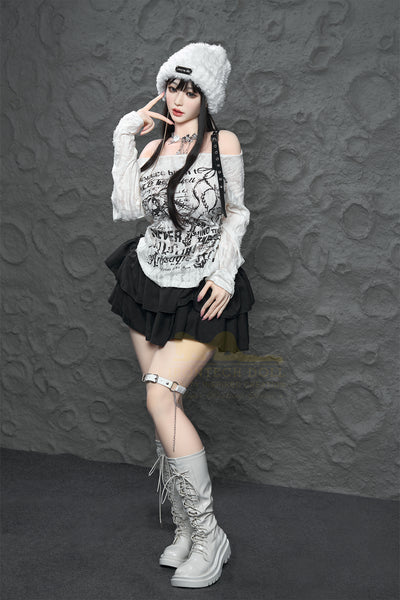 Yuna Silikon Sexpuppe